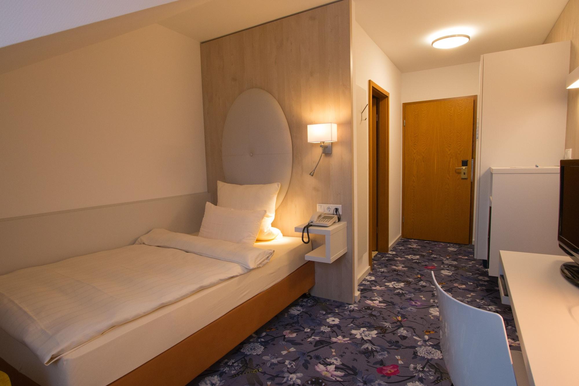 Hotel Zum Loewen Mörfelden-Walldorf Exterior foto