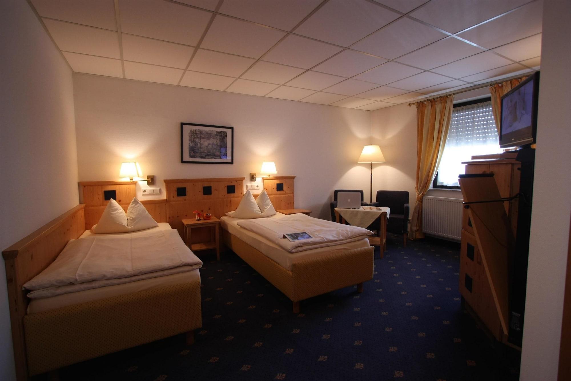 Hotel Zum Loewen Mörfelden-Walldorf Exterior foto