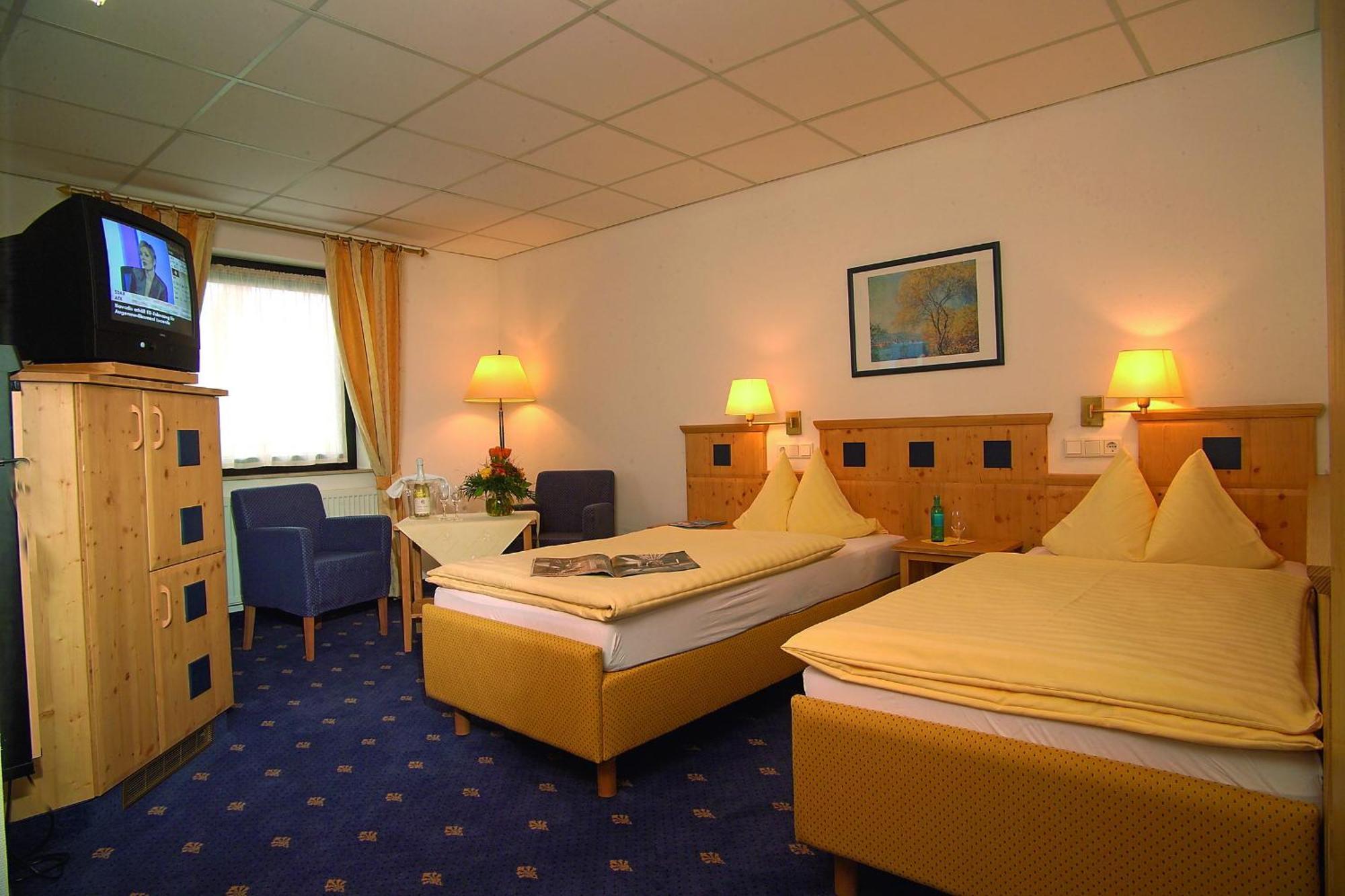 Hotel Zum Loewen Mörfelden-Walldorf Exterior foto