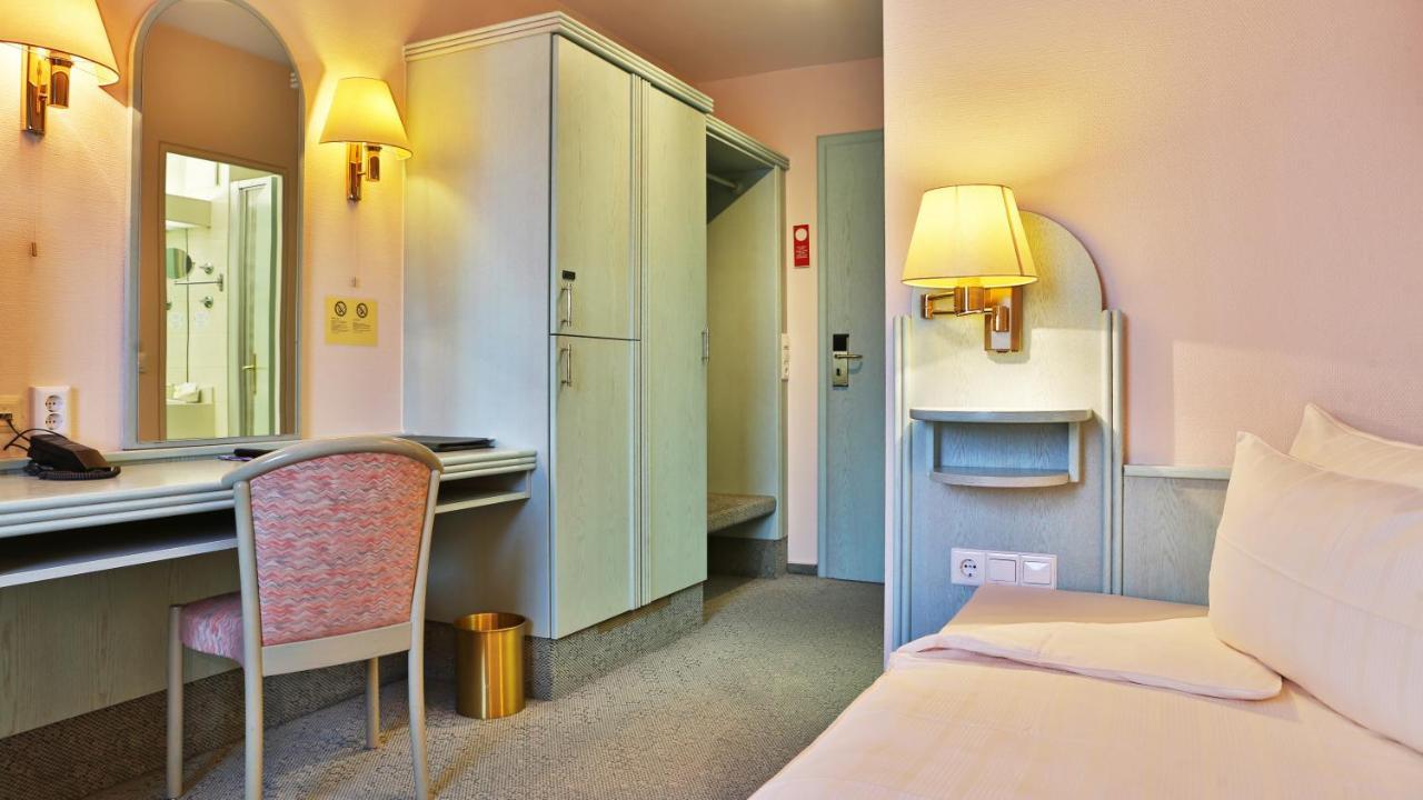 Hotel Zum Loewen Mörfelden-Walldorf Exterior foto
